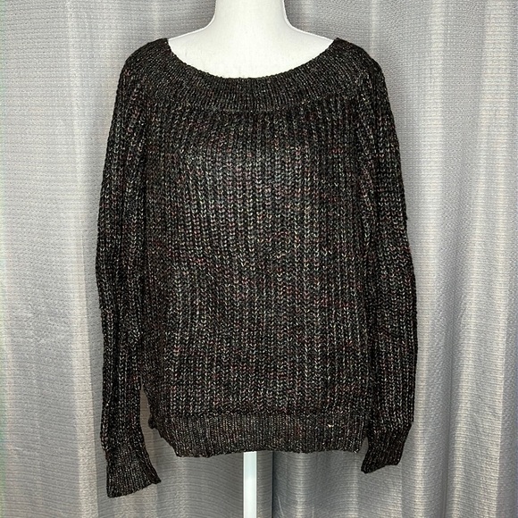 Forever 21 Sweaters - FOREVER 21+ SIZE 1X BLACK CREW NECK SWEATER